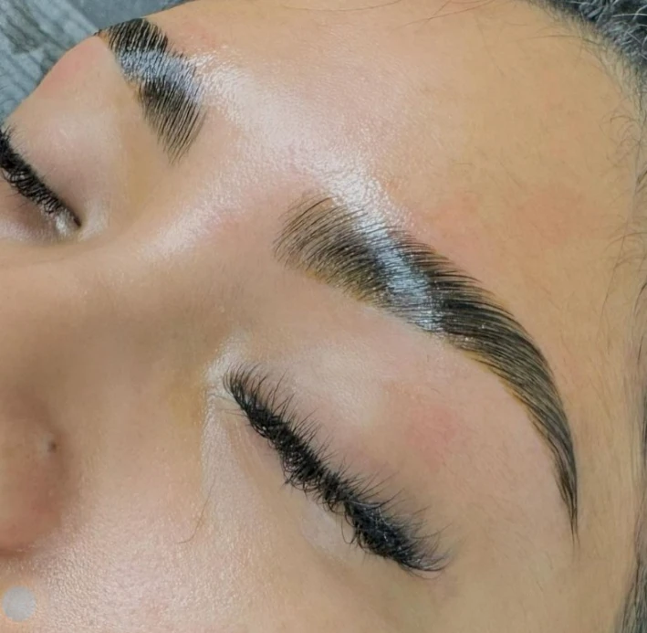 EYEBROW LAMINATION